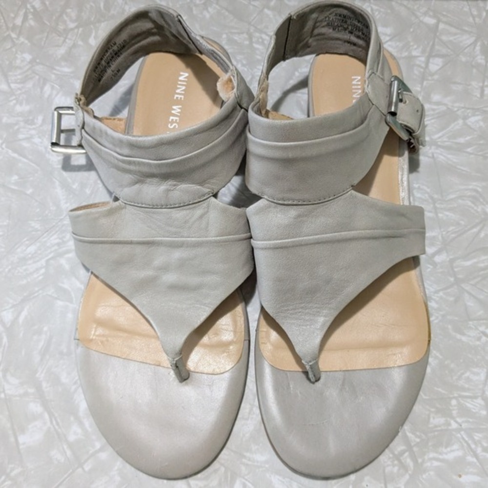 Nine West Light Gray Leather Thong Buckle Wedge Sandals Womens‎ 7.5